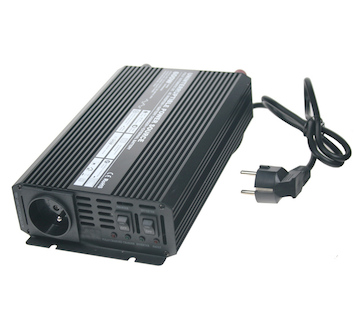 Autonabíječka 12V/10A + měnič 600W 12/230V, UPS, STM 35904